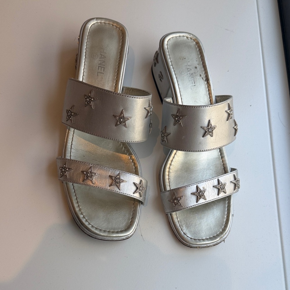 CHANEL Metallic Silver Star-Adorned Heels